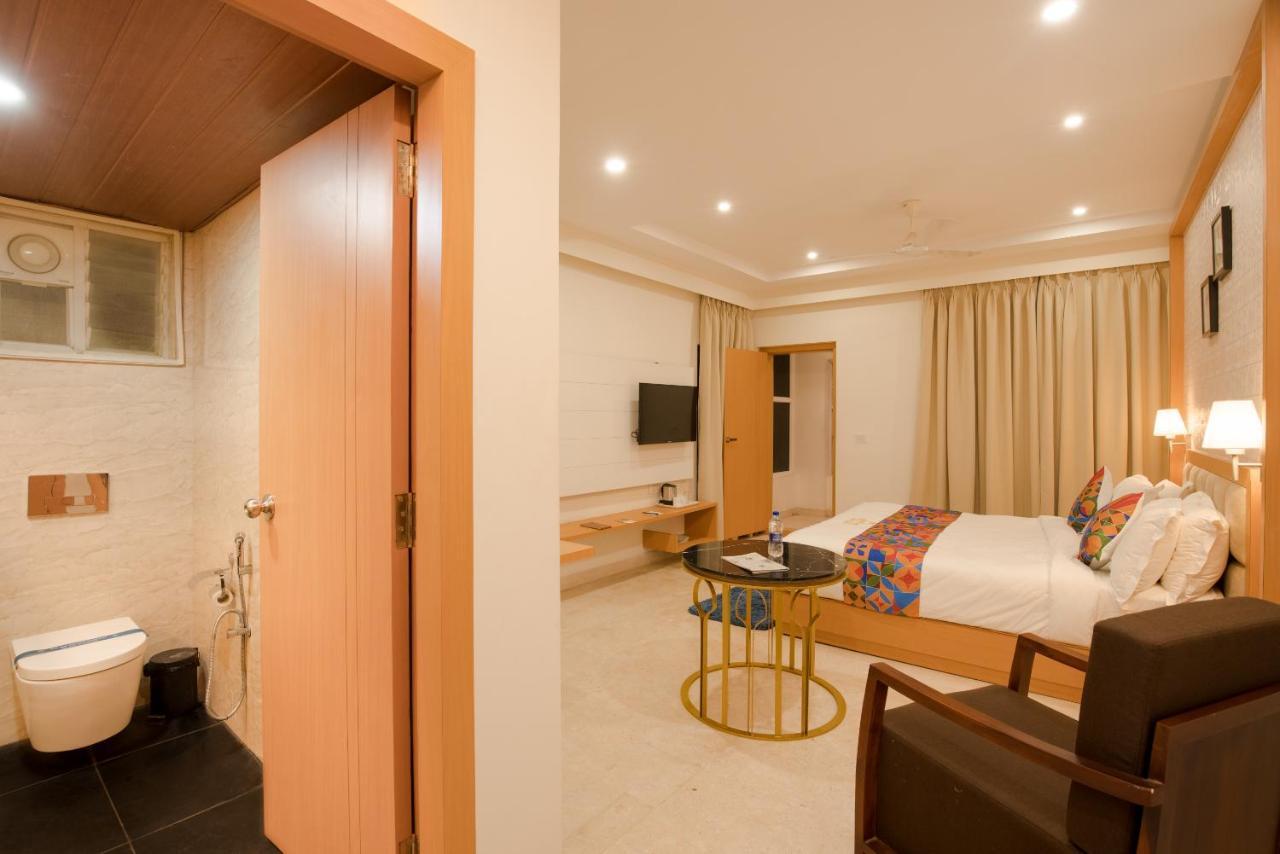 Kvr Capitol Suites Vijayawada Bagian luar foto