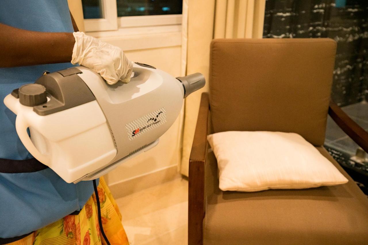 Kvr Capitol Suites Vijayawada Bagian luar foto