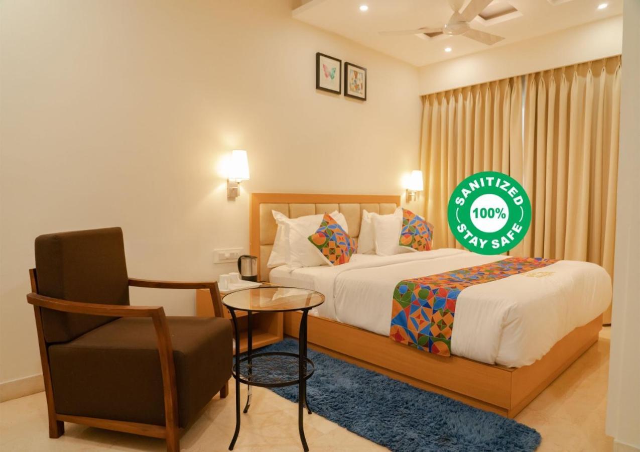 Kvr Capitol Suites Vijayawada Bagian luar foto